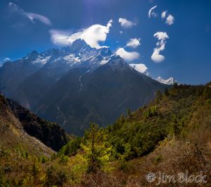 09  NPL-58873-View-to-Thamserku--Pan-(6).jpg